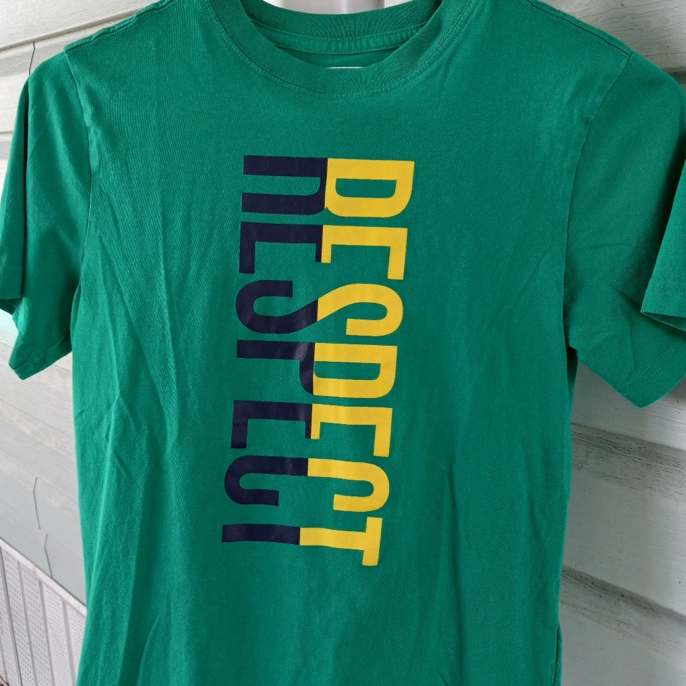 Brand new large t-shirt for boys